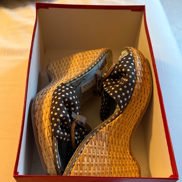 Christian Lacroix Wedges - Black and Tan Polka Dot - Picture 1 of 6